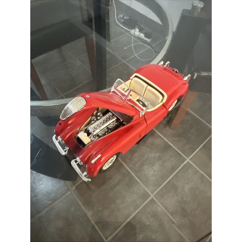 Burago RED Jaguar‎ XK120 1948 Roadster diecast Car Scale 1:24